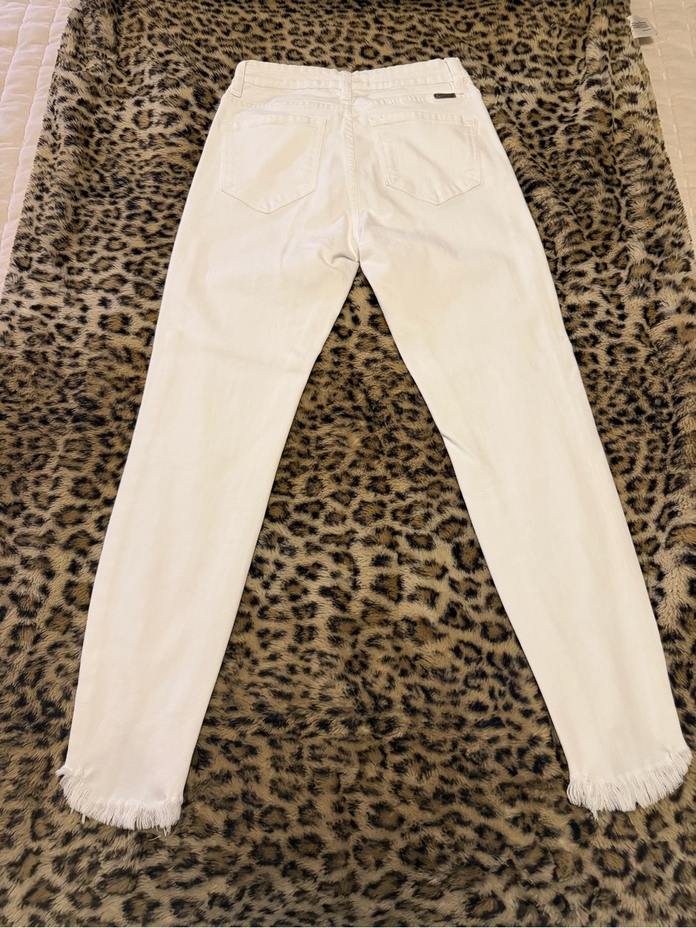 Kan Can White Women's Stretch, Skinny Jeans with Frayed Ankle Hem